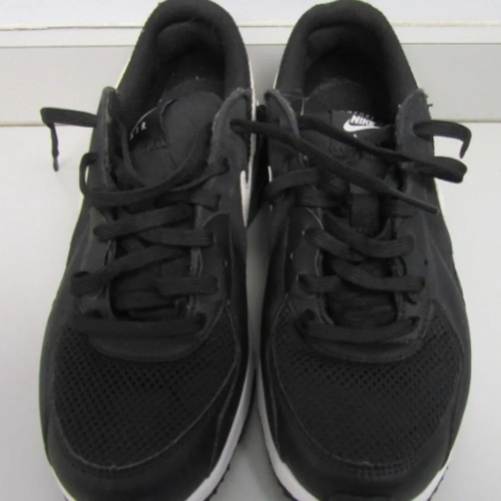 Nike Air Max Excee Sneakers Wmn's Size 7M Like New - Picture 2 of 8